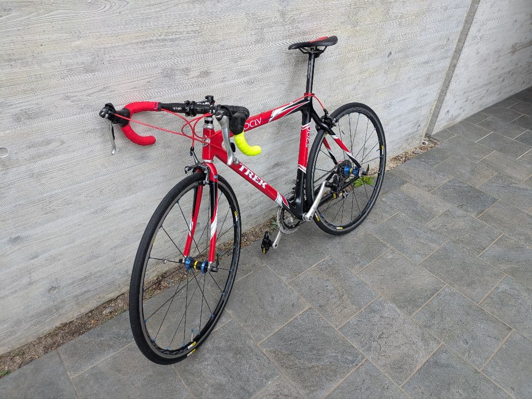 ロードバイク　フルカーボン　TREK 福岡　引取限定