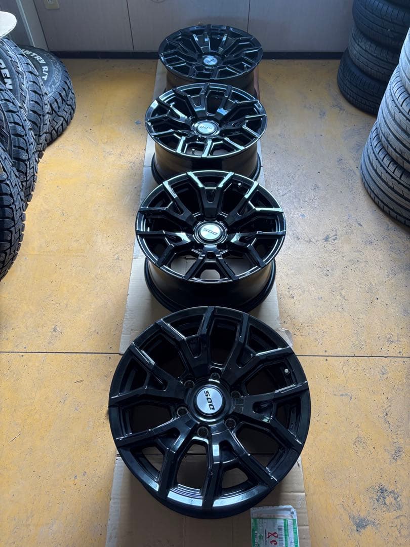 小さな古着屋666様　プラド　ハイラックス　17インチホイール①