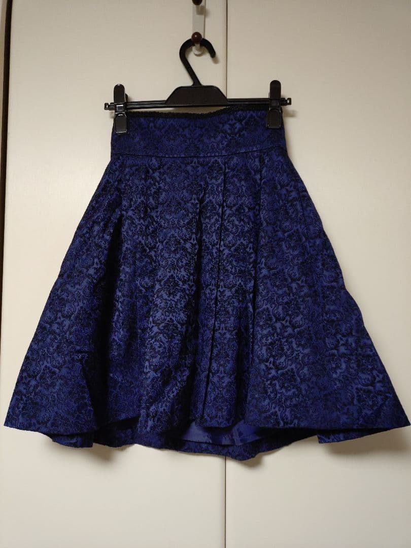 み*と様 【新品未使用】モワ・メーム・モワティエ ジャガード編み上げスカート サ