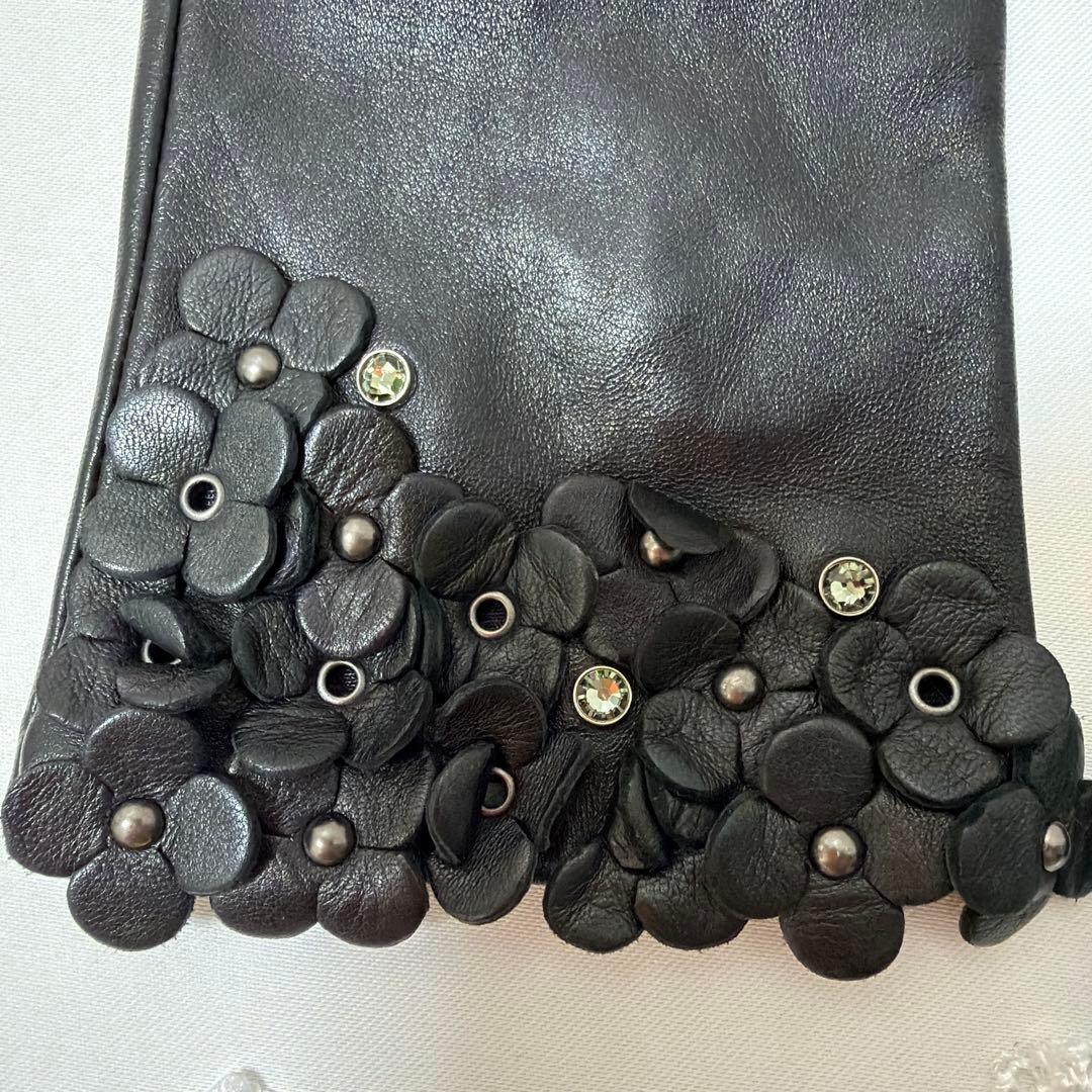 新品　ANTEPRIMA 黒 レザー 手袋 装飾付き