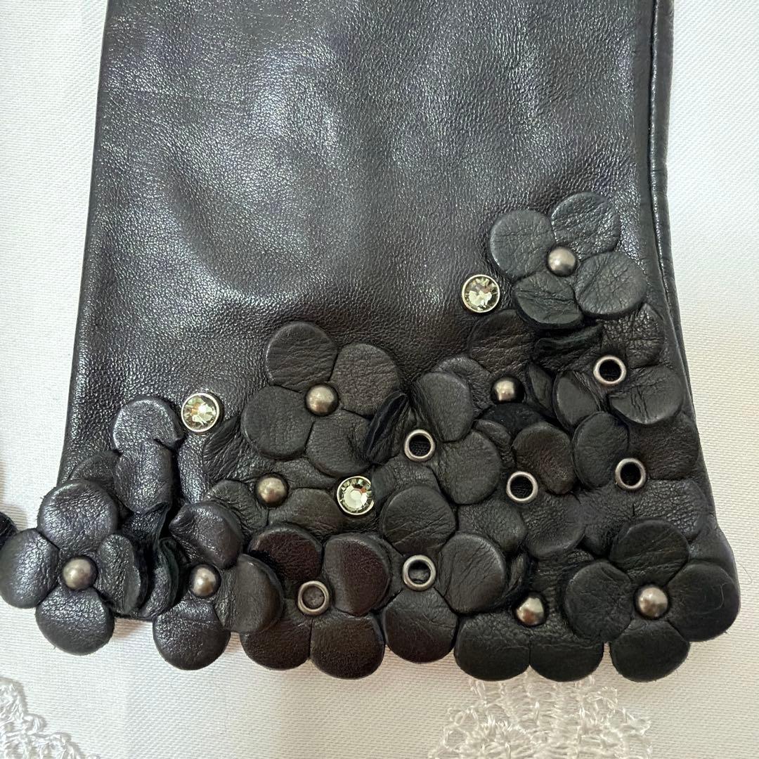 新品　ANTEPRIMA 黒 レザー 手袋 装飾付き