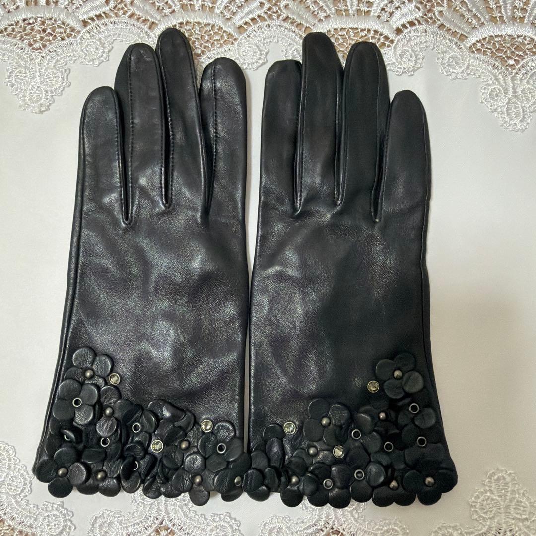 新品　ANTEPRIMA 黒 レザー 手袋 装飾付き