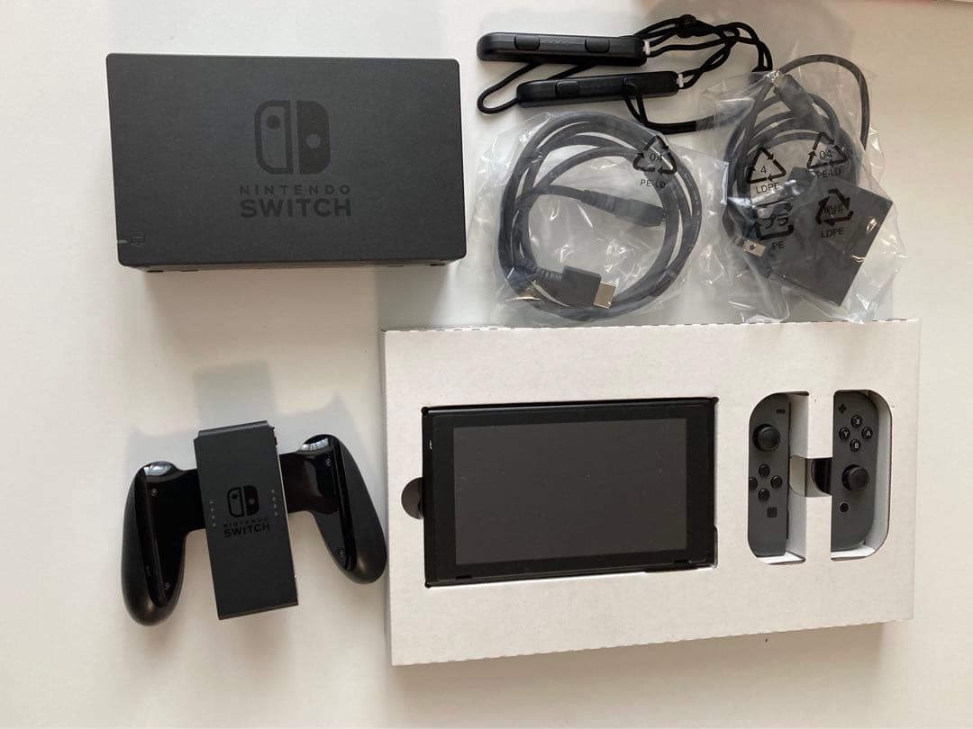 【美品セット】任天堂Switch 本体　コントローラー　ソフト付き