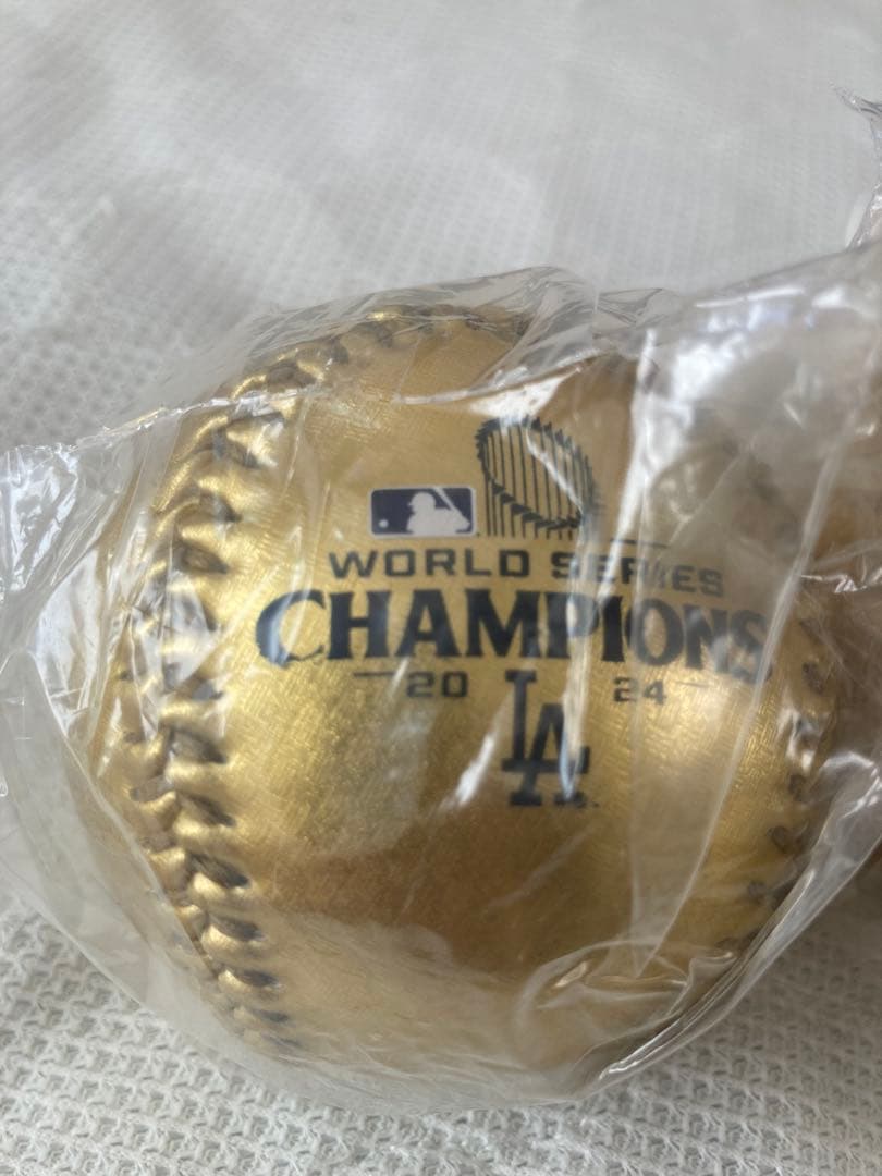ドジャース　優勝記念　ボール　2024 2025 2点　ゴールド　スタジアム