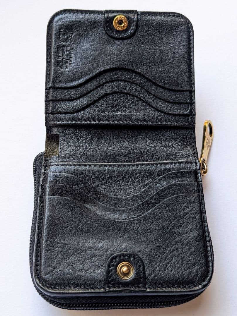 イルビゾンテ スクエアラウンドジップウォレット ブラック シボ加工 男女兼用