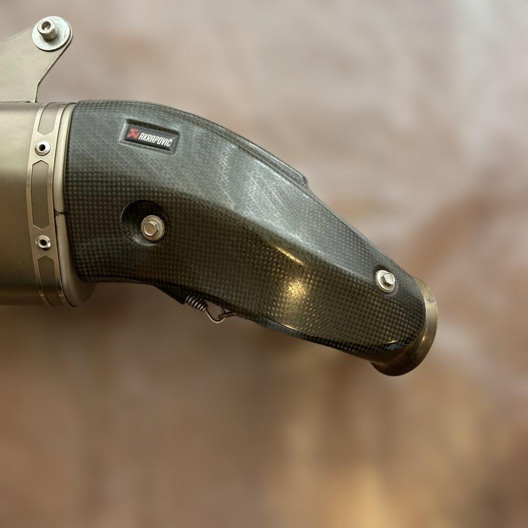 AKRAPOVIC スリップオンLINE／DUCATI Hypermotard