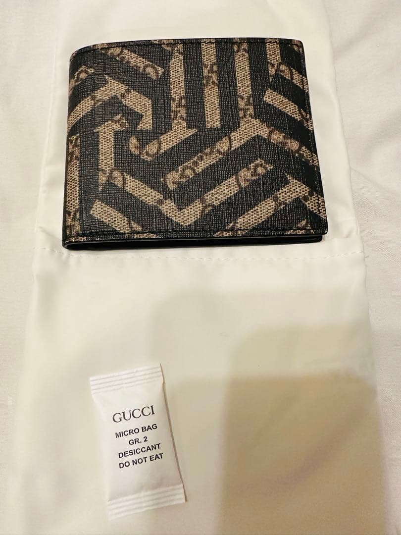GUCCI カレイド　折りたたみ財布