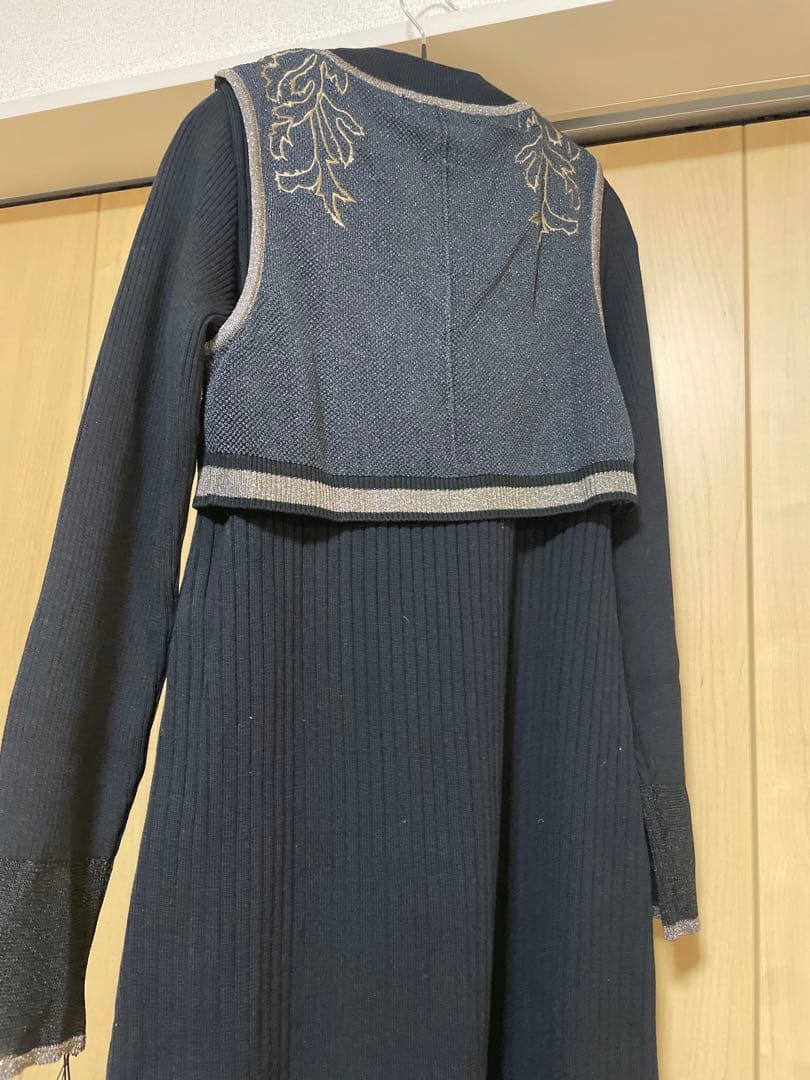 新品　PUBLIC TOKYO エンブロイダリーニットワンピース　タグ付き