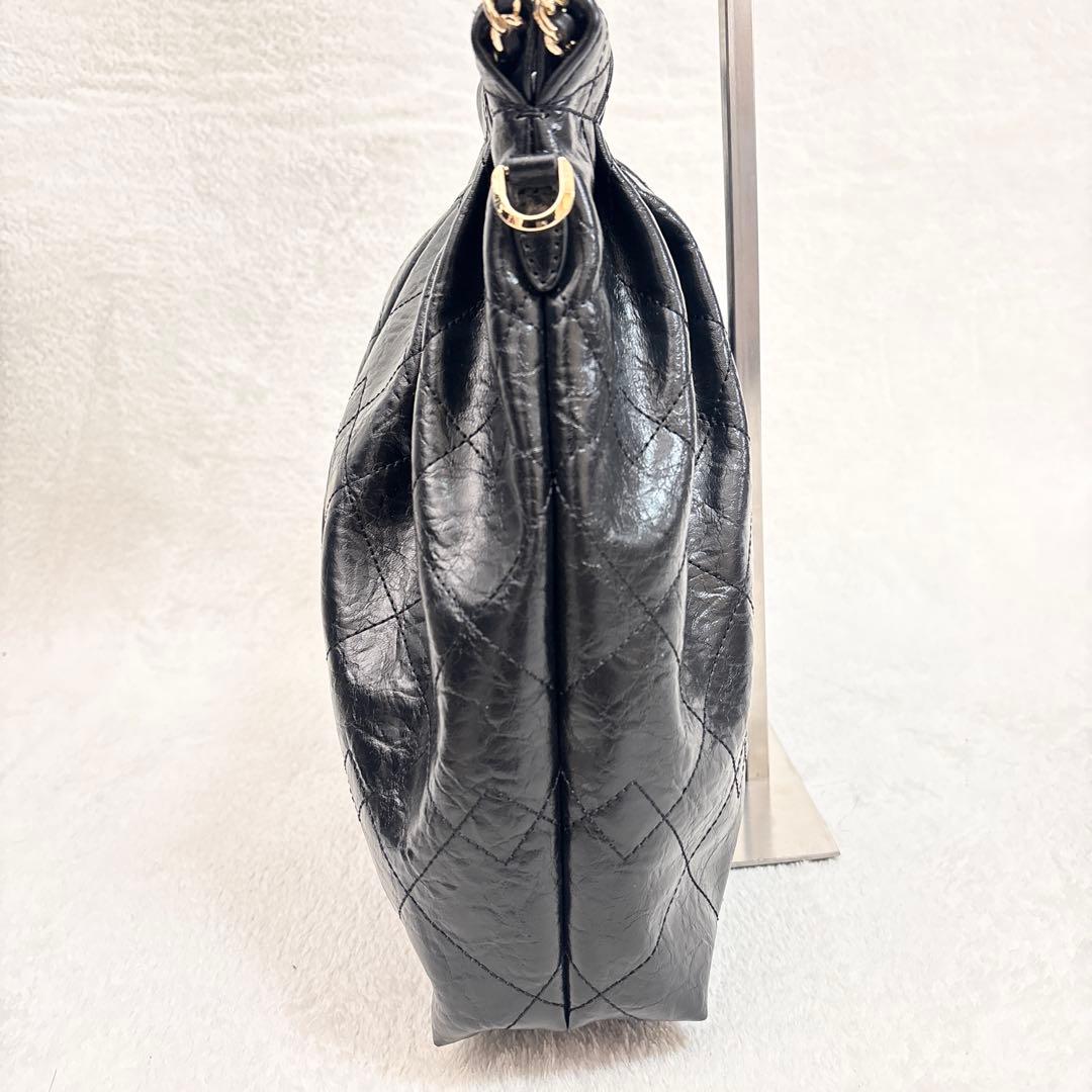 チャールズアンドキース ドゥオ ブレードチェーン ハンドル ホーボーバッグ 黒