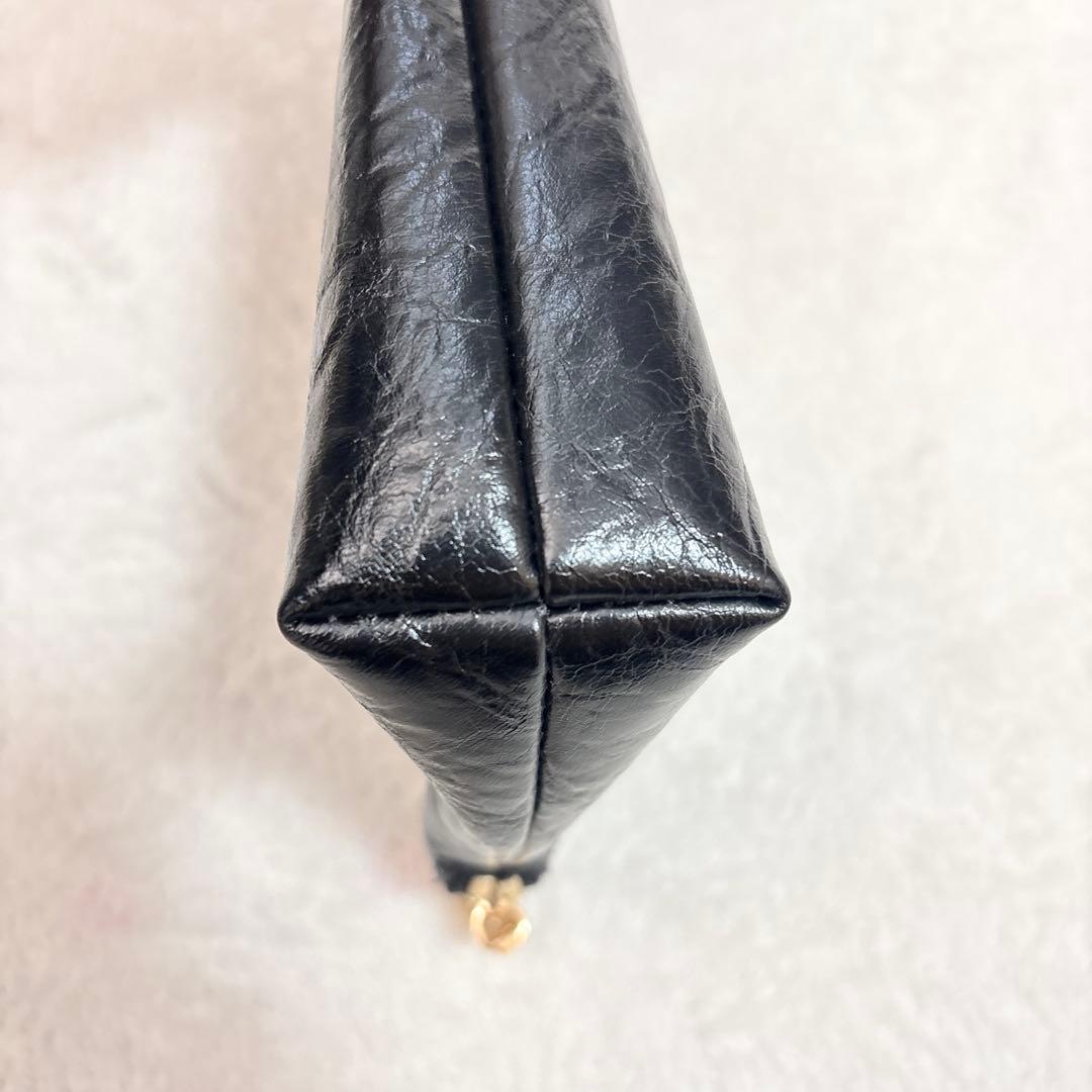 チャールズアンドキース ドゥオ ブレードチェーン ハンドル ホーボーバッグ 黒