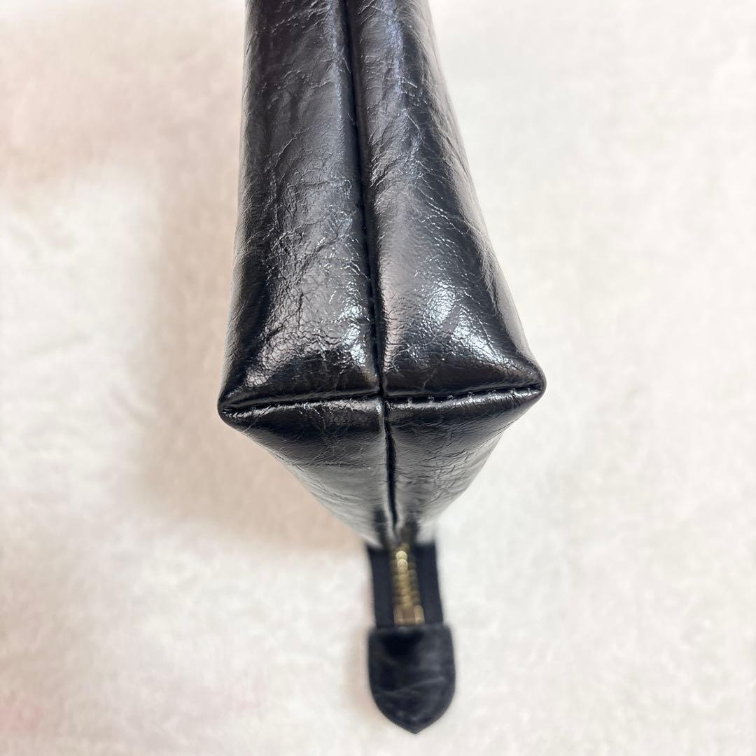 チャールズアンドキース ドゥオ ブレードチェーン ハンドル ホーボーバッグ 黒