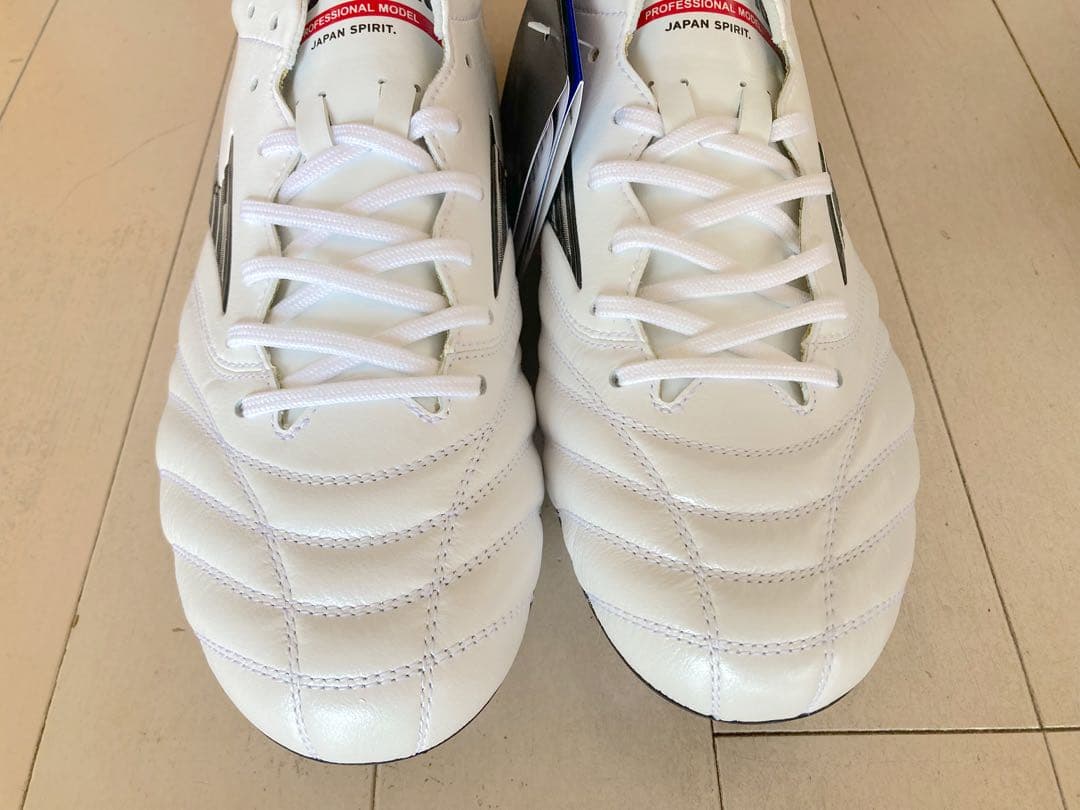 モレリアネオ4ジャパン　白　26.0㎝　新品。