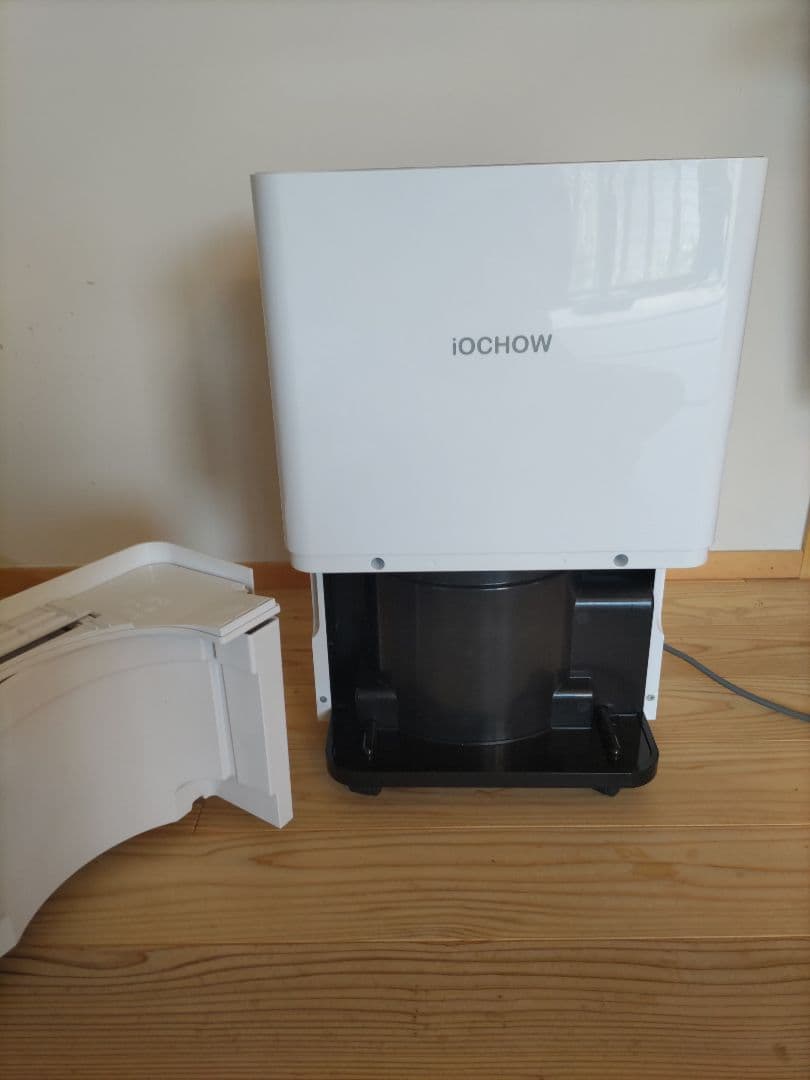 【美品】iOCHOW 除湿機 　衣類乾燥機　キャスター付き　かっこいいデザイン