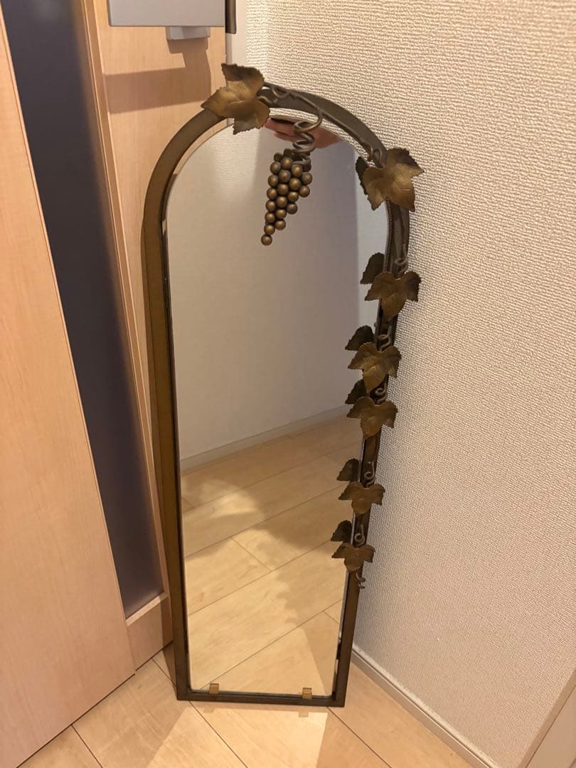 【ヴィンテージ】アーチ型 アイアンミラー 葡萄　リーフ装飾 鏡　アンティーク