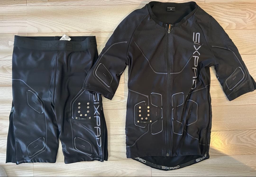 【正規品】SIXPAD パワースーツ メンズ　M 上下セット