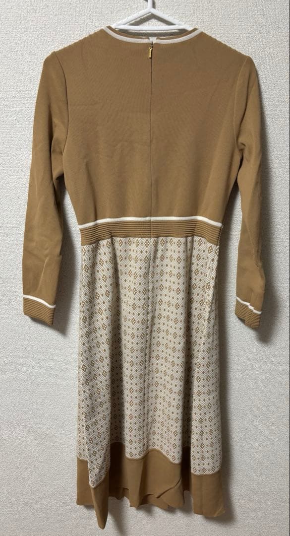 美品 アセテートナイロンジャカード ニットワンピース キャメル