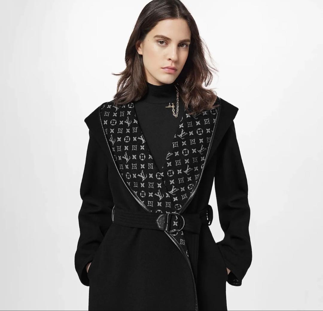 【LOUIS VUITTON】 フーデッドラップコート