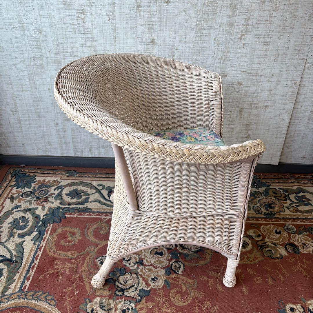 ①昭和レトロ ヴィンテージ ラタンダイニングチェア 花柄クッション アームチェア