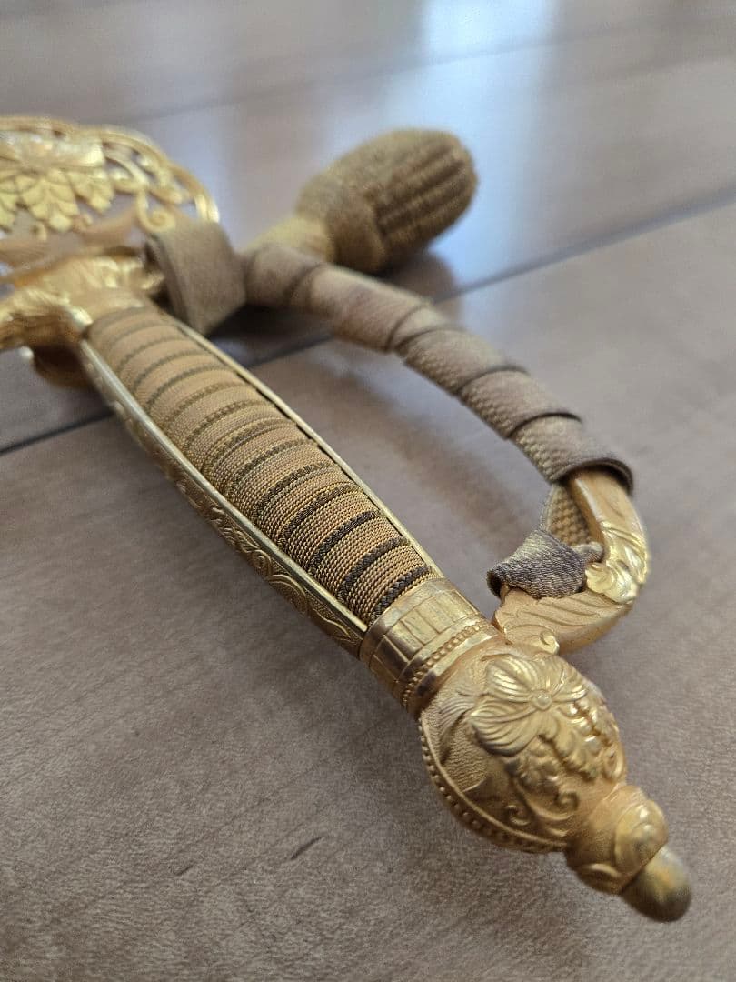 戦前　美品　菊ご紋入り儀礼長剣/刃無し模造刀身　刀緒付き