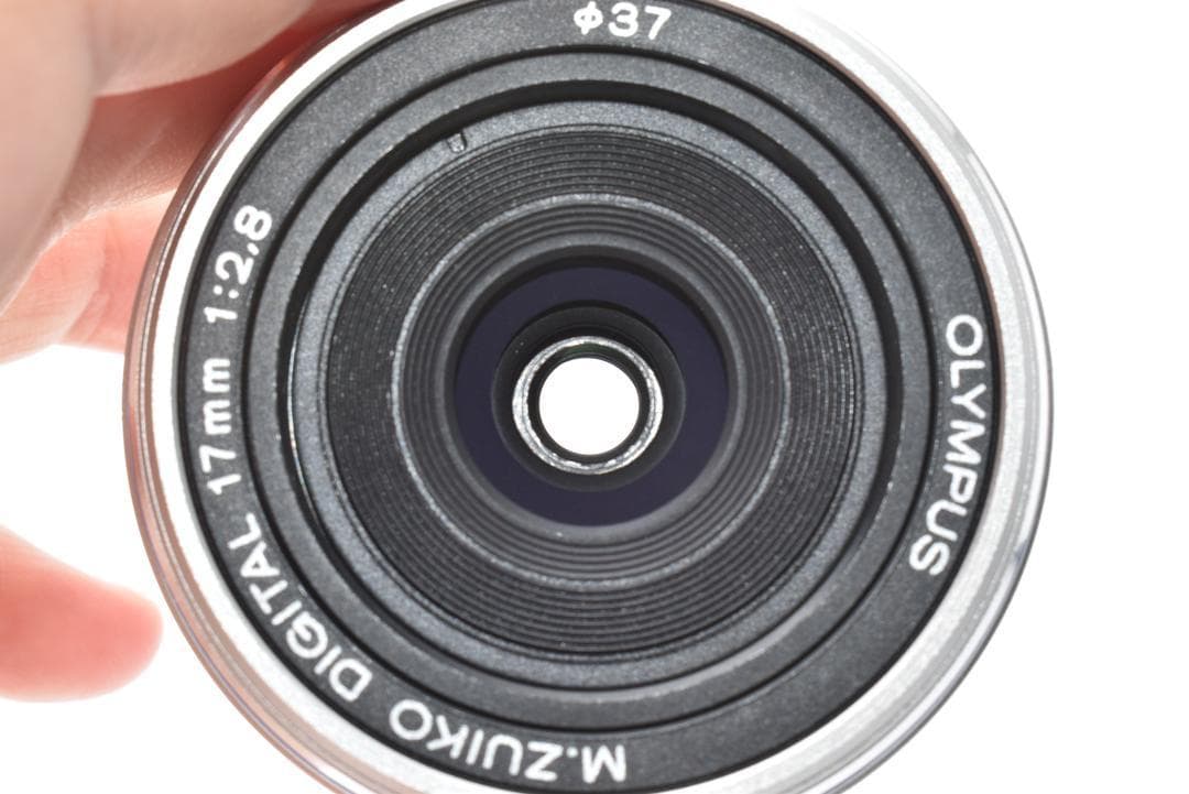 OLYMPUS M.ZUIKO DIGITAL 17mm F2.8 シルバー