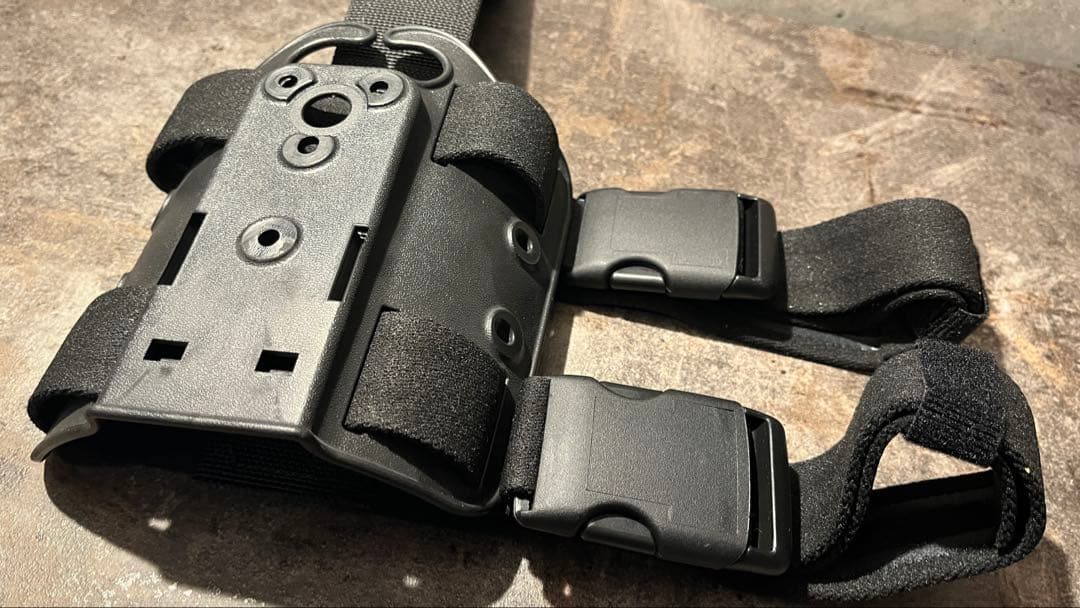 サファリランドS&W M&P9 ホルスター 右利き用　SAFARILAND