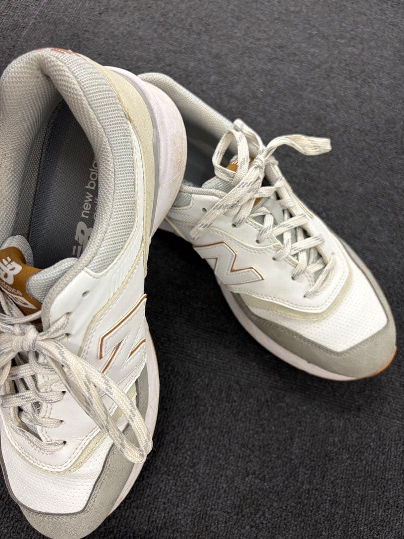 New Balance 990v6 ホワイト/グレー スニーカー スパイクレス