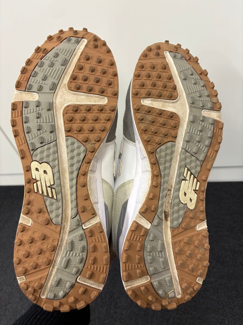 New Balance 990v6 ホワイト/グレー スニーカー スパイクレス