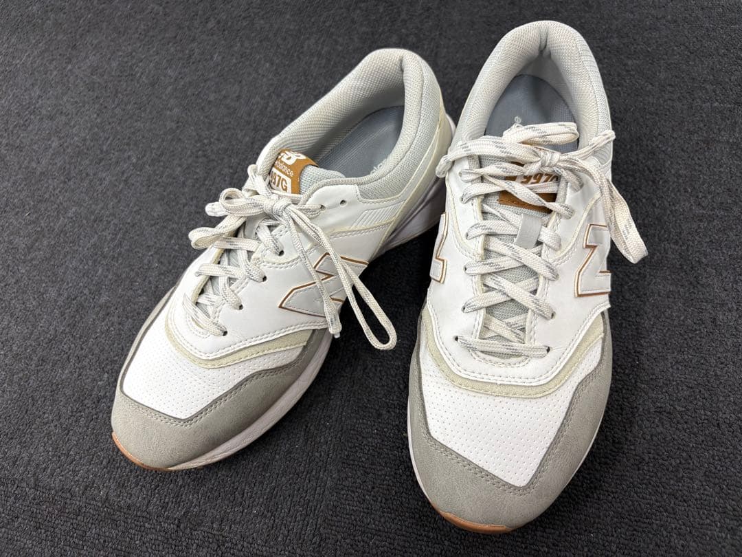 New Balance 990v6 ホワイト/グレー スニーカー スパイクレス