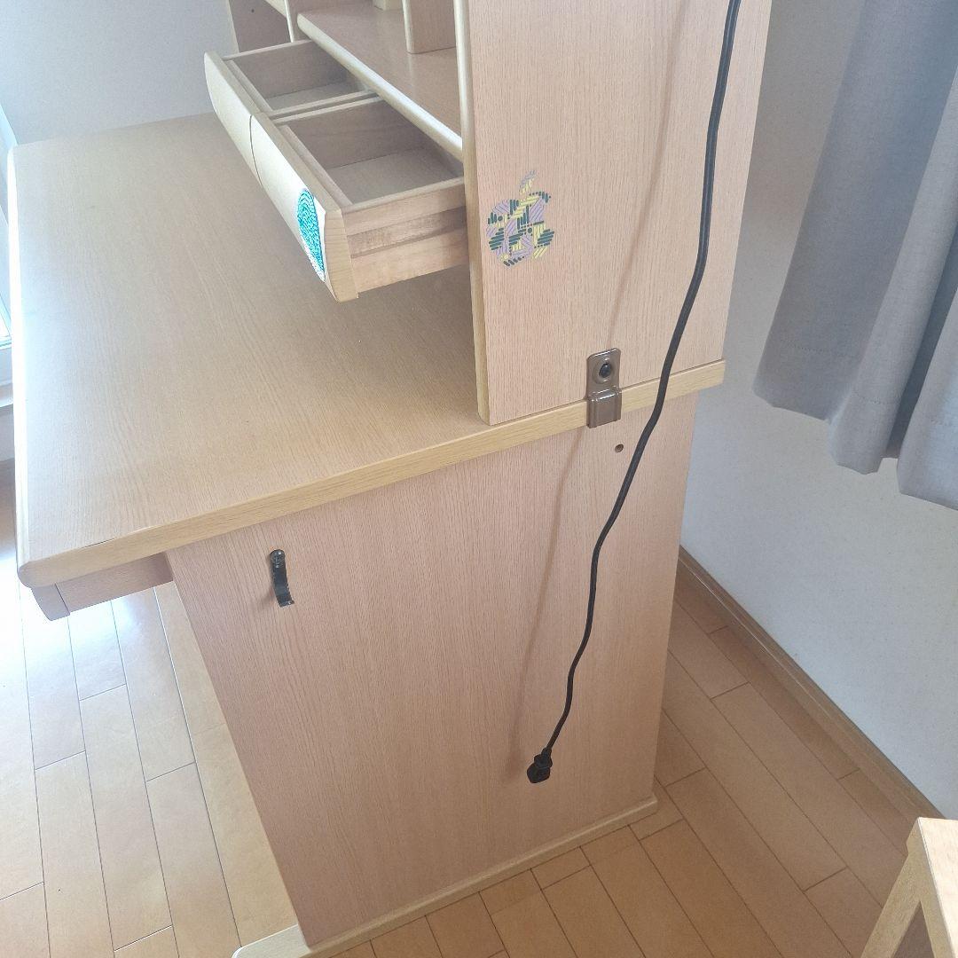 ナチュラルデザインの学習机 　　　　椅子なし