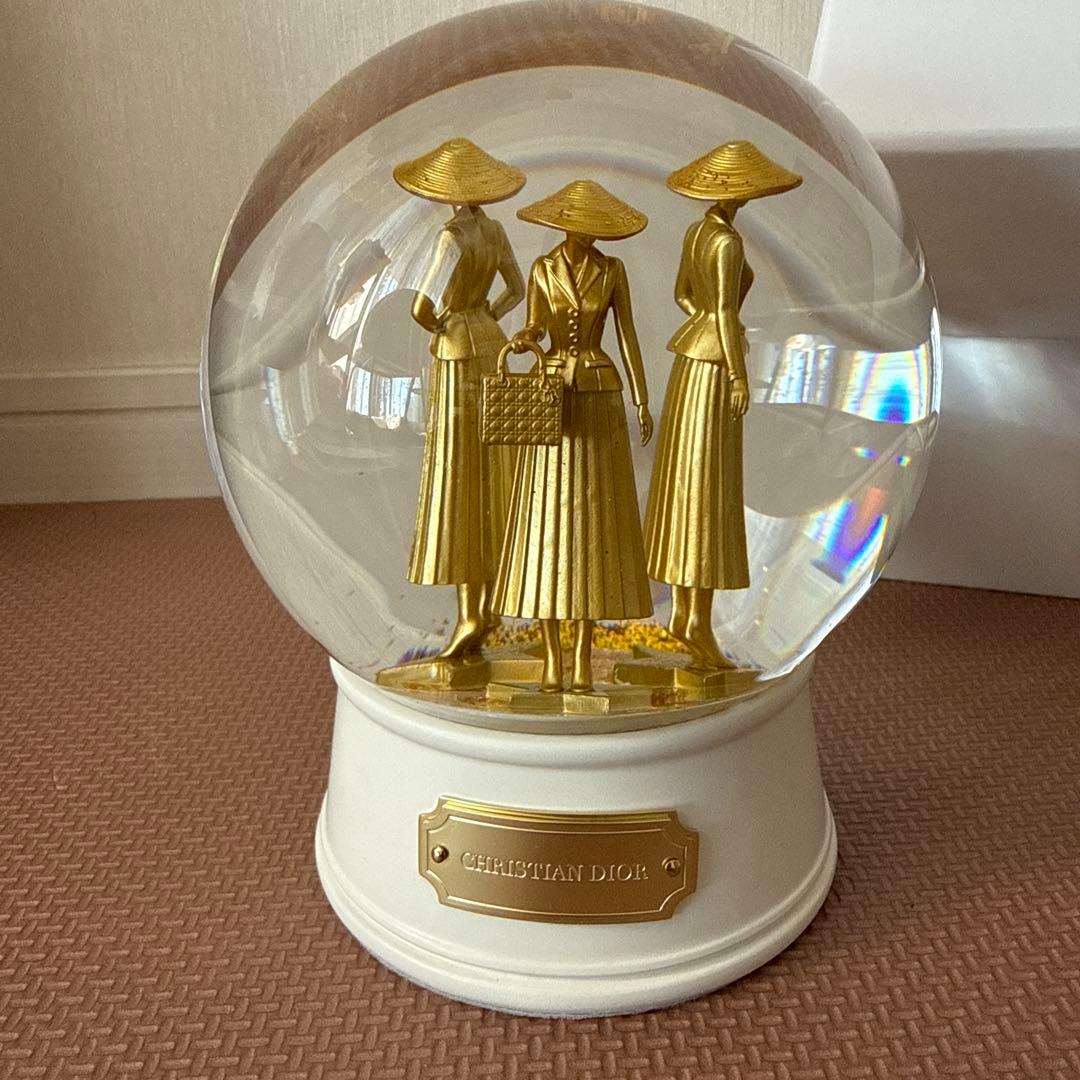 クリスチャンディオール2025ホリデーギフト　スノードーム