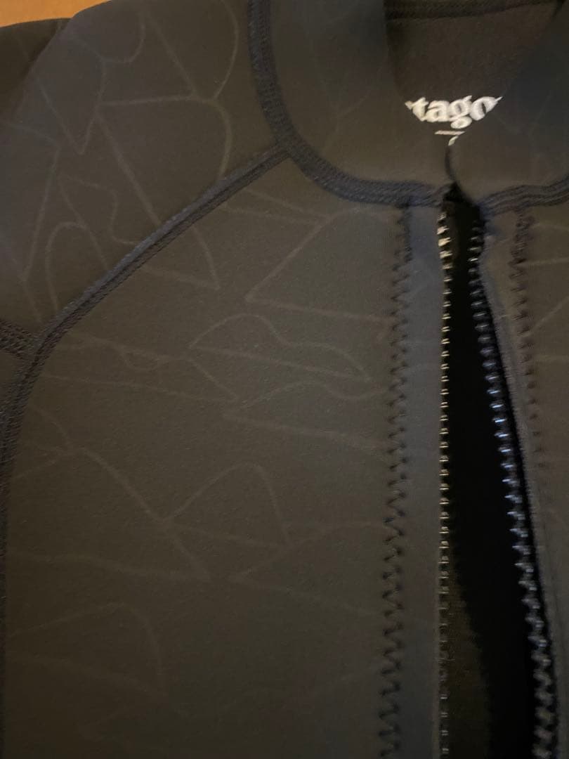 新品　パタゴニアR1 ロングスリーブサイズ6