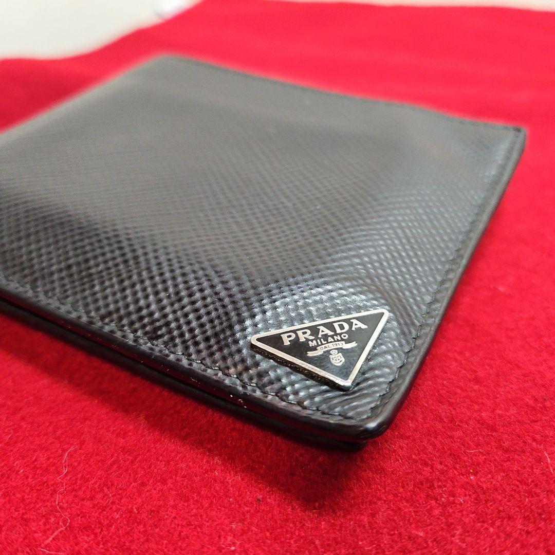 PRADA プラダ 折り財布 三角プレート ロゴ金具 サフィアーノレザー 黒