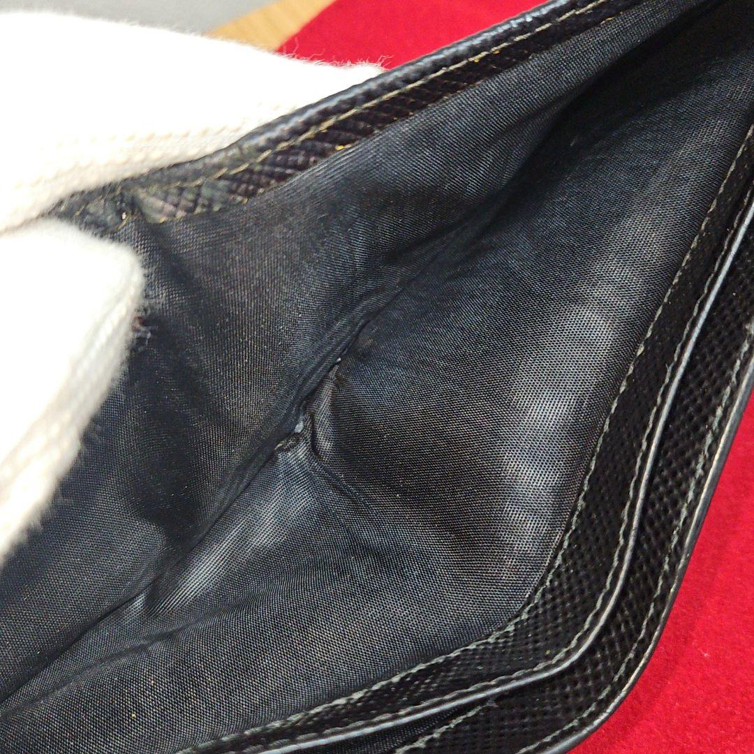 PRADA プラダ 折り財布 三角プレート ロゴ金具 サフィアーノレザー 黒