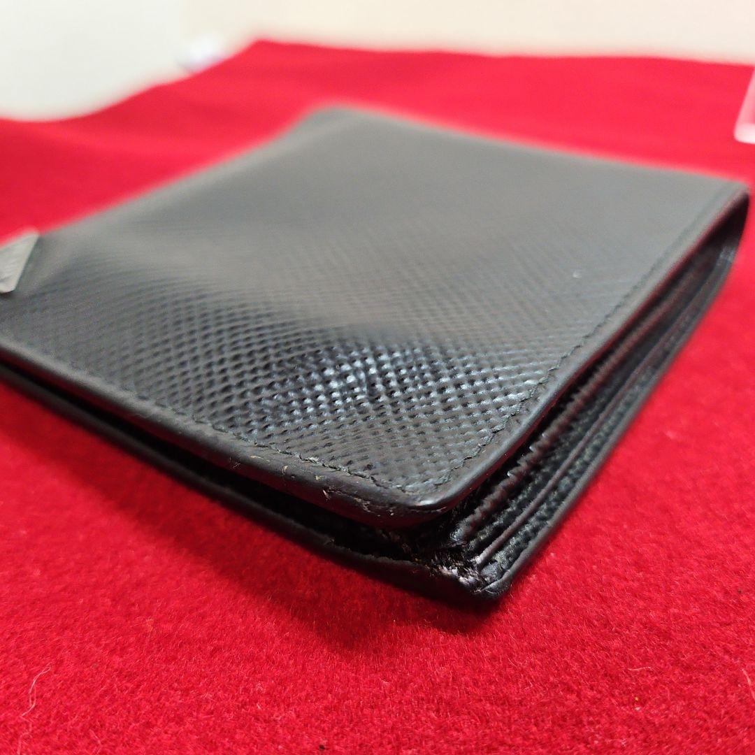 PRADA プラダ 折り財布 三角プレート ロゴ金具 サフィアーノレザー 黒