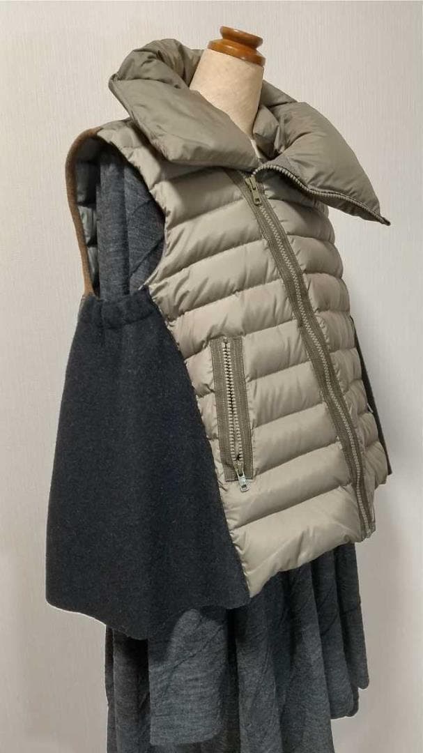 HACHE 中綿フレアベスト４０カーキイタリア製　ワンピースおまけ