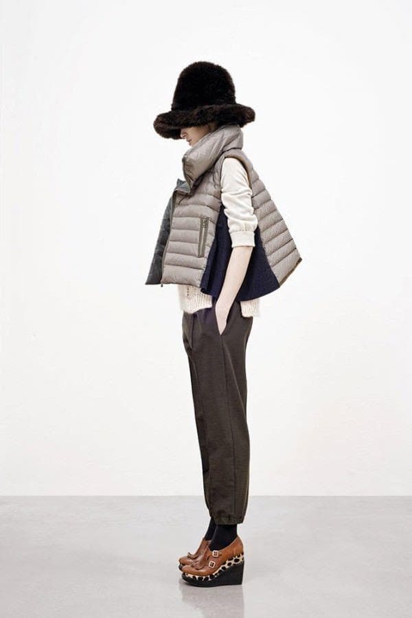 HACHE 中綿フレアベスト４０カーキイタリア製　ワンピースおまけ