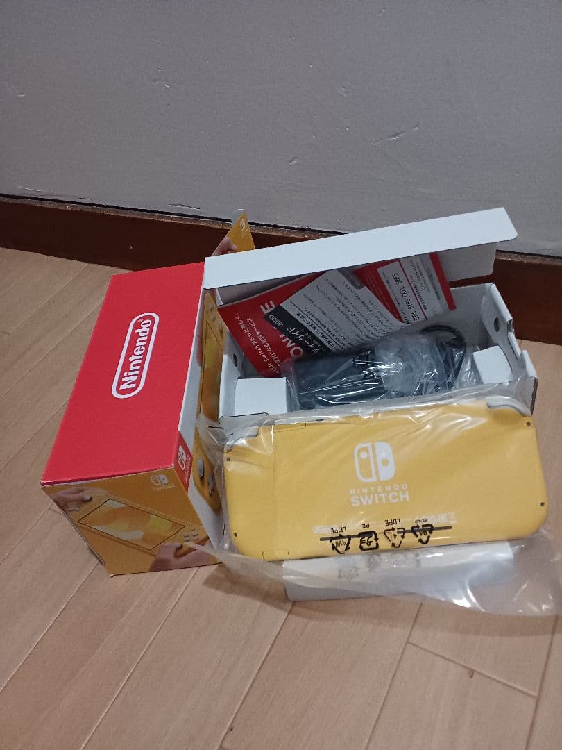 (新品未使用) Switch Lite イエロー・コ一ラル2台セット