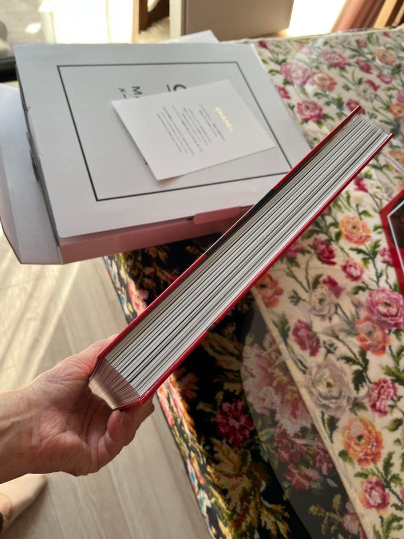 CHANEL書籍 CHANELメイクの100年のメゾンのストーリーを綴った本