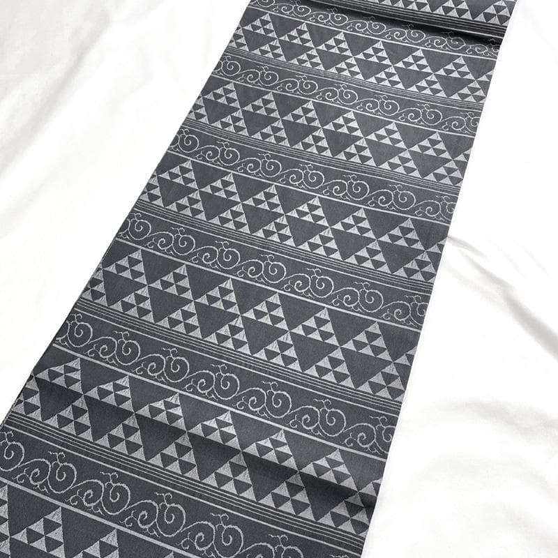512my135△鱗文 唐草 変わり市松 金糸 モダン リバーシブル 袋帯△美品