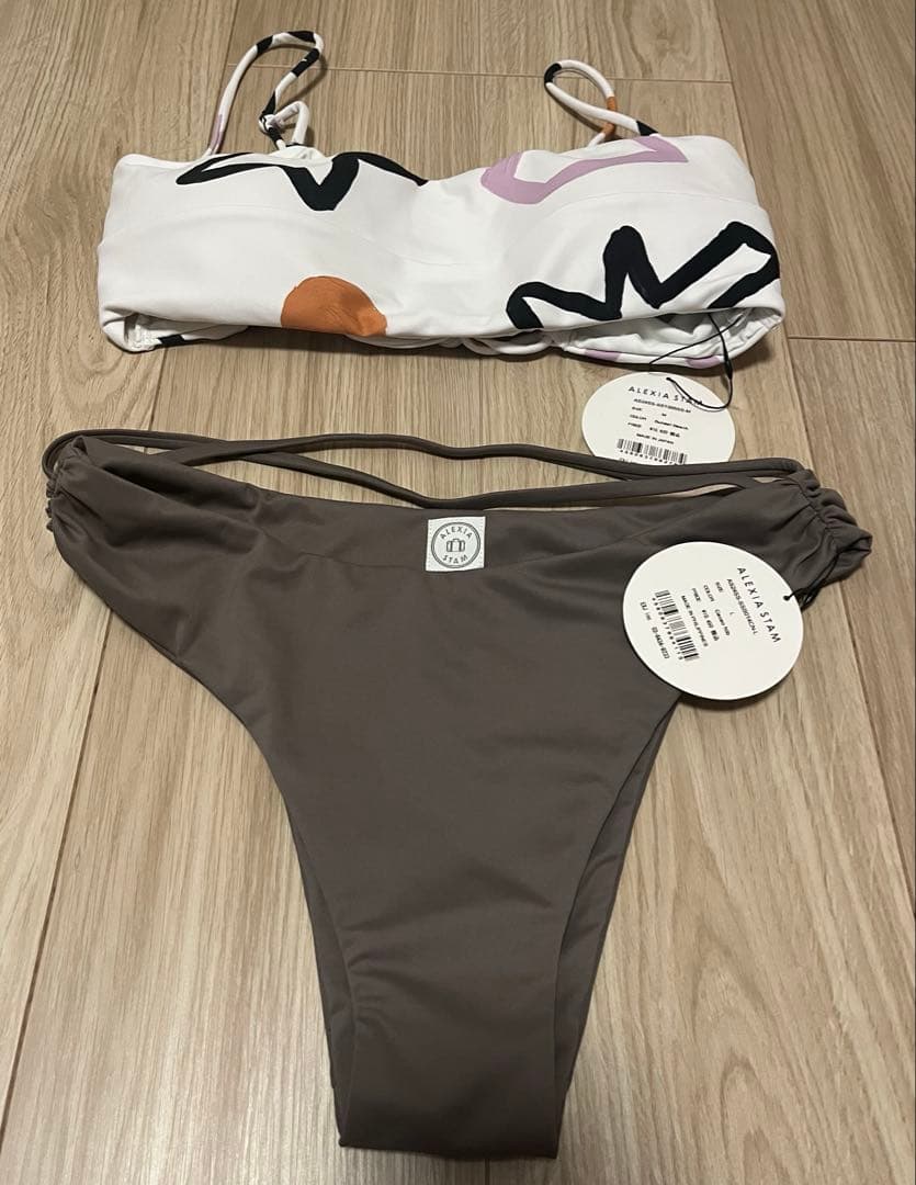 【しゅー】【新品 未使用】ALEXIA STAM ビキニ トップスのみ