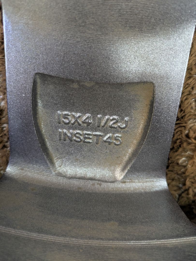 【美品】【送料無料】ダイハツ タフト　純正 15インチアルミホイール