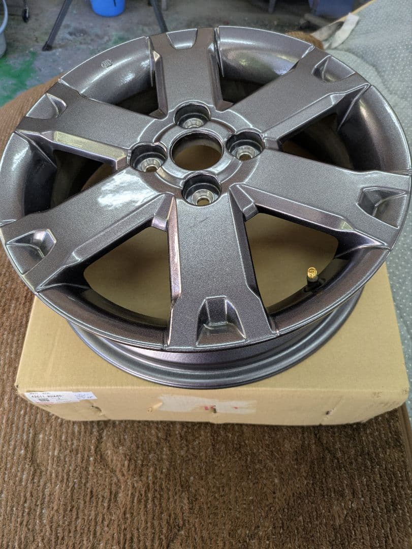 【美品】【送料無料】ダイハツ タフト　純正 15インチアルミホイール