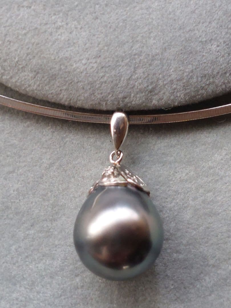 ベイクドチーズ⭐オメガネックレス⭐リバーシブル⭐pt900黒蝶真珠チャーム