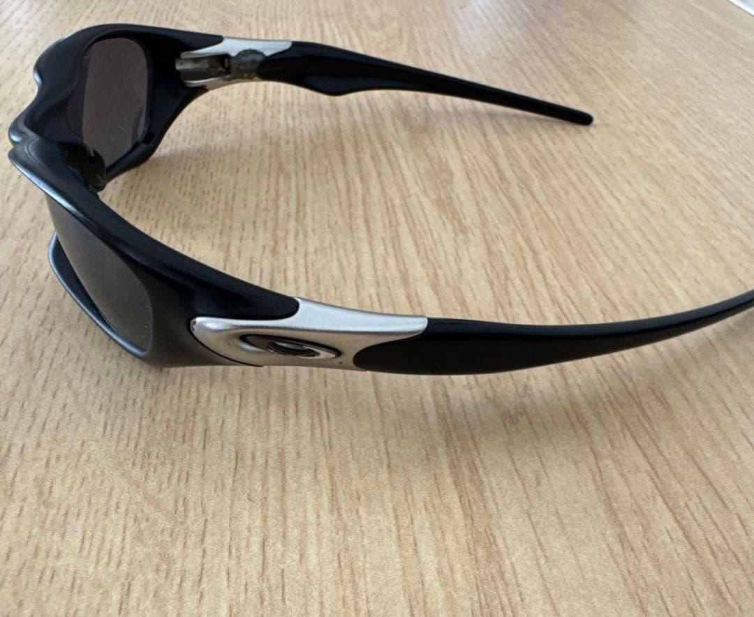 Oakley サングラス valve