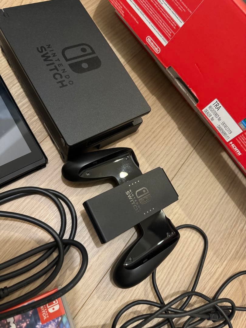 美品　Nintendo Switch 本体 、ゲームソフト2個付き