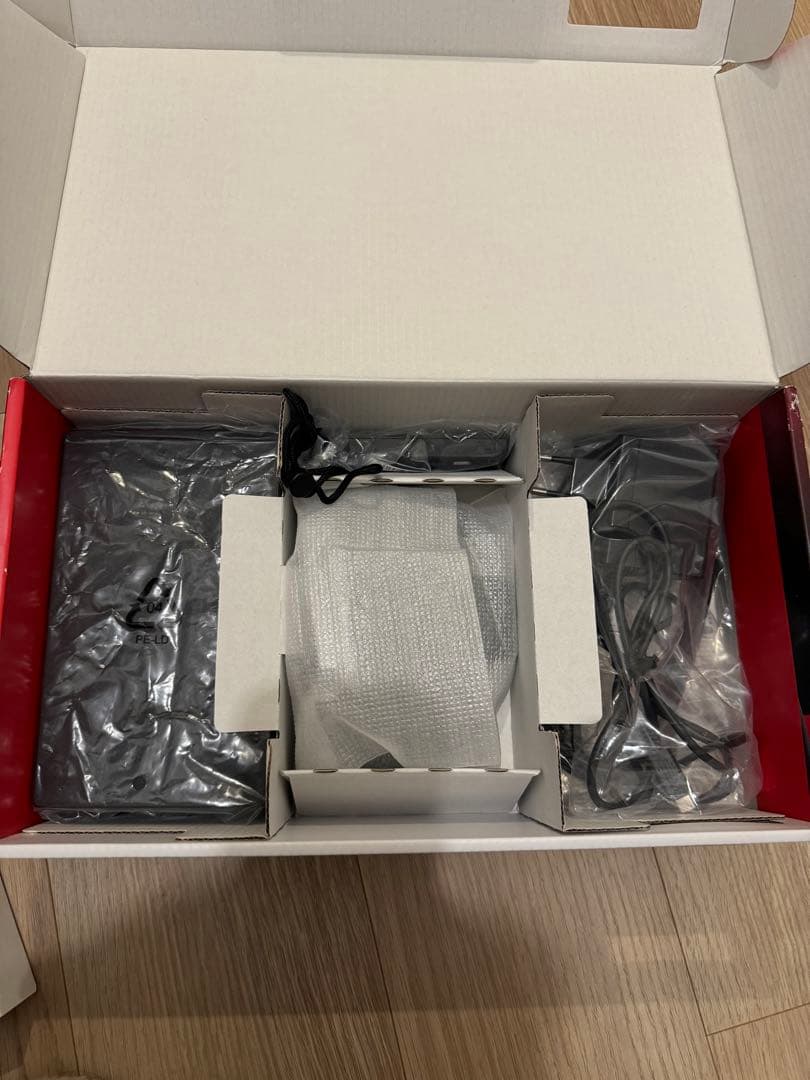 美品　Nintendo Switch 本体 、ゲームソフト2個付き