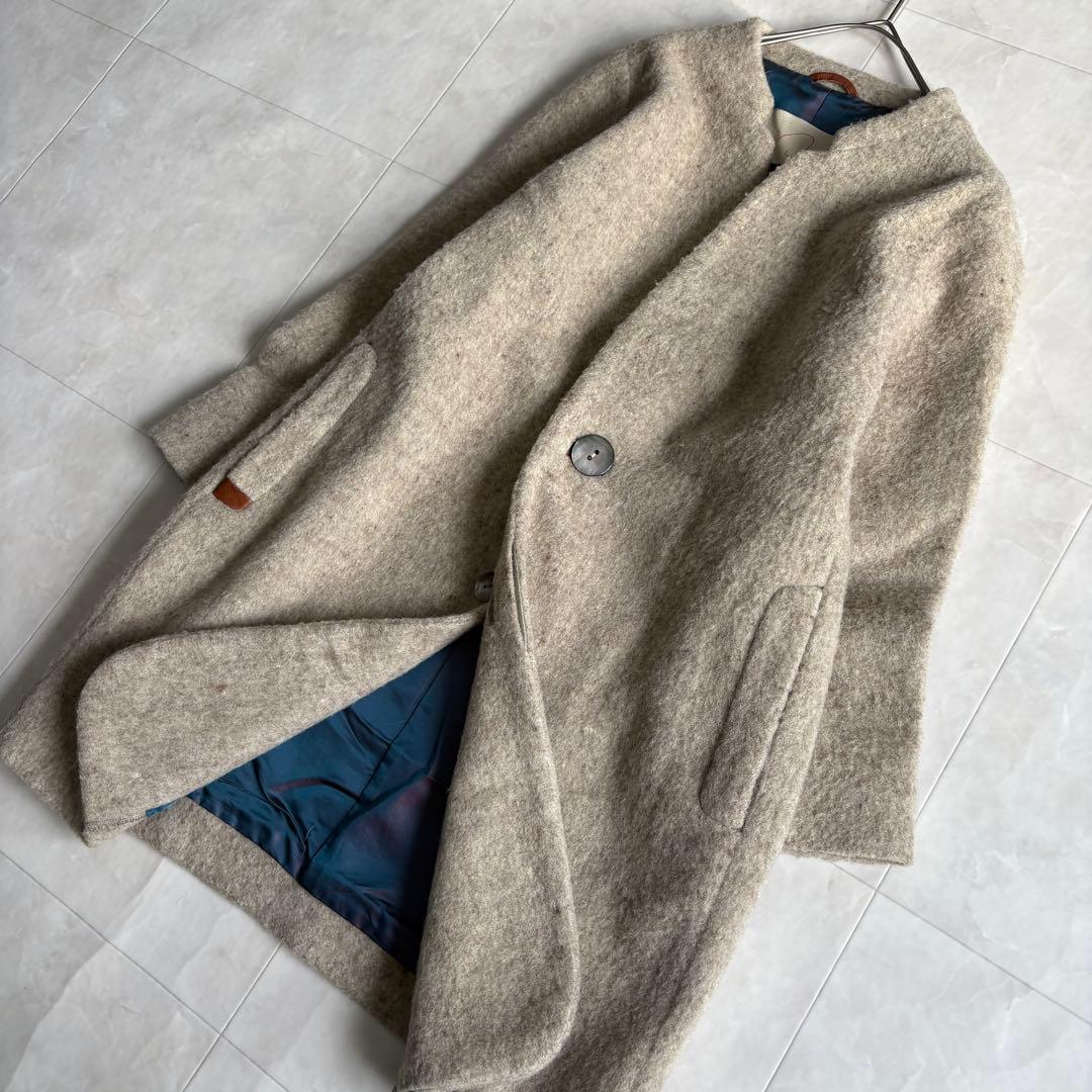 パラスパレス ウール縮絨ノーカラーコート レザー 貝ボタン2 ベージュ系