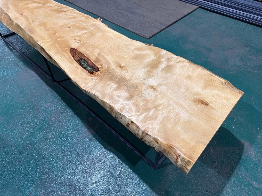 栃　トチ　一枚板　ローテーブル　センターテーブル　ベンチ　カフェ　別荘　ホテル