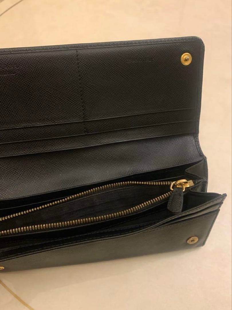 【まゆぞぅ】PRADA ブラック レザー 長財布