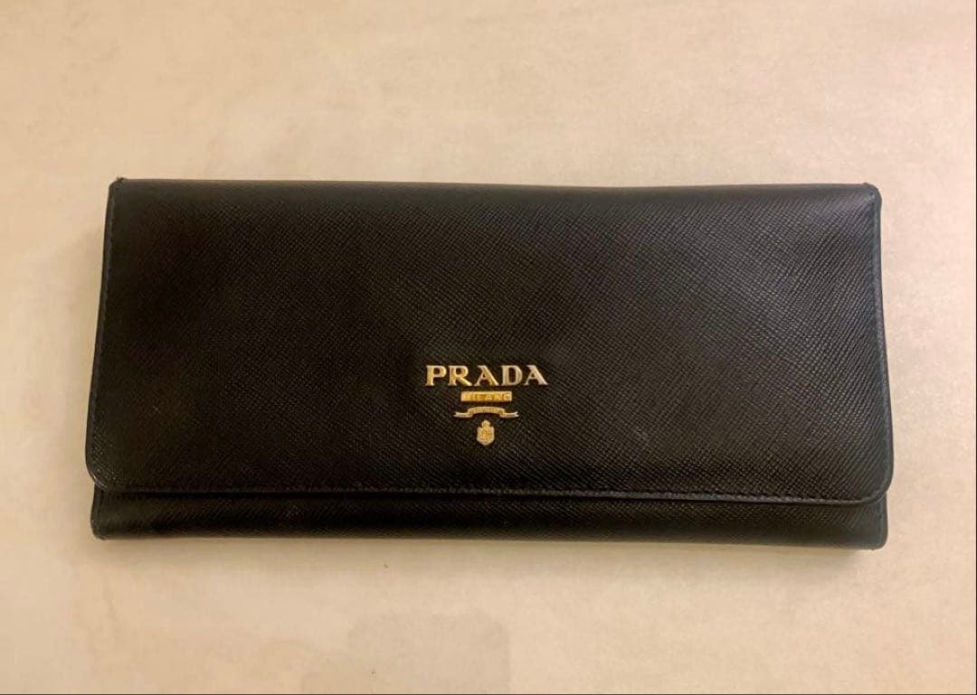 【まゆぞぅ】PRADA ブラック レザー 長財布